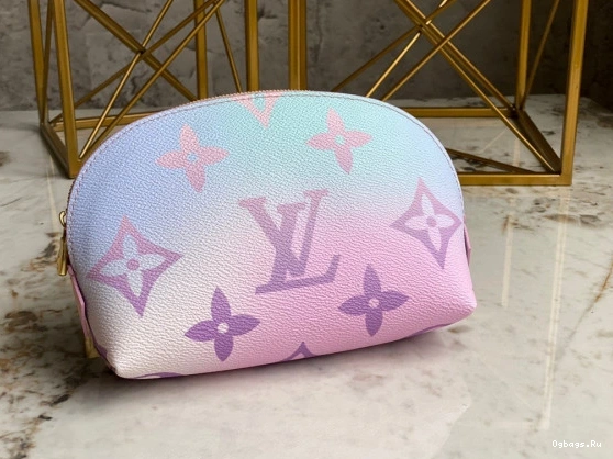 Vuitton COSMETIC Louis POUCH 0422